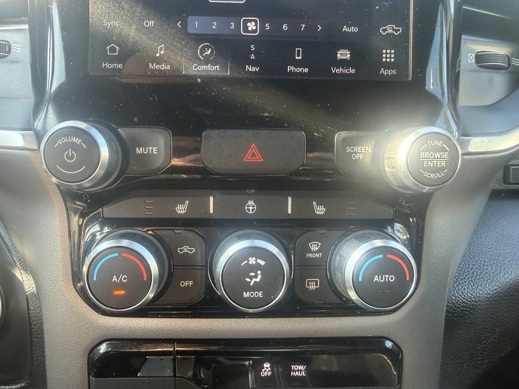 Used 2023 RAM 1500 Big Horn AWD/4WD image 25