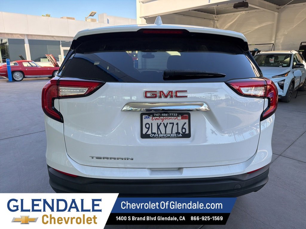 Used 2024 GMC Terrain SLE image 6