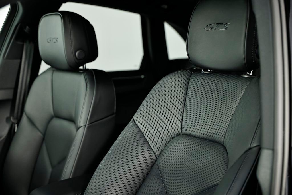 New 2026 Porsche Macan GTS image 24