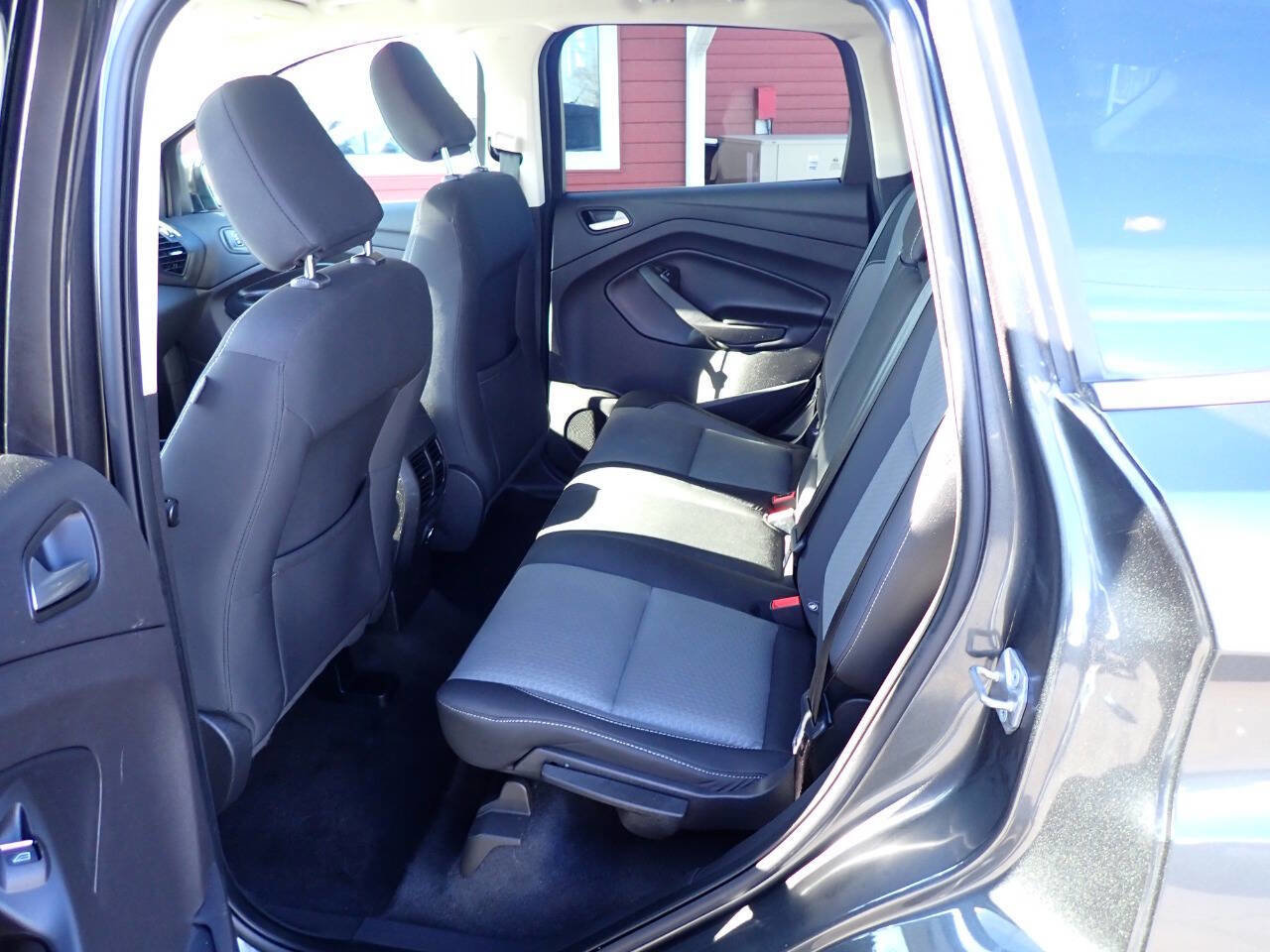 Used 2019 Ford Escape SE FWD image 8