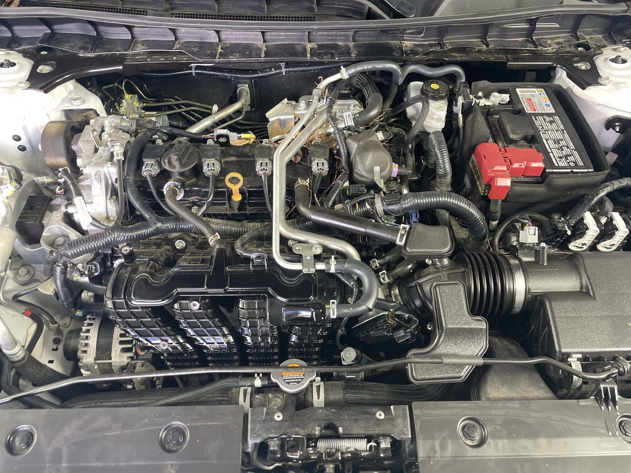 Used 2025 Nissan Altima 2.5 SV FWD image 11