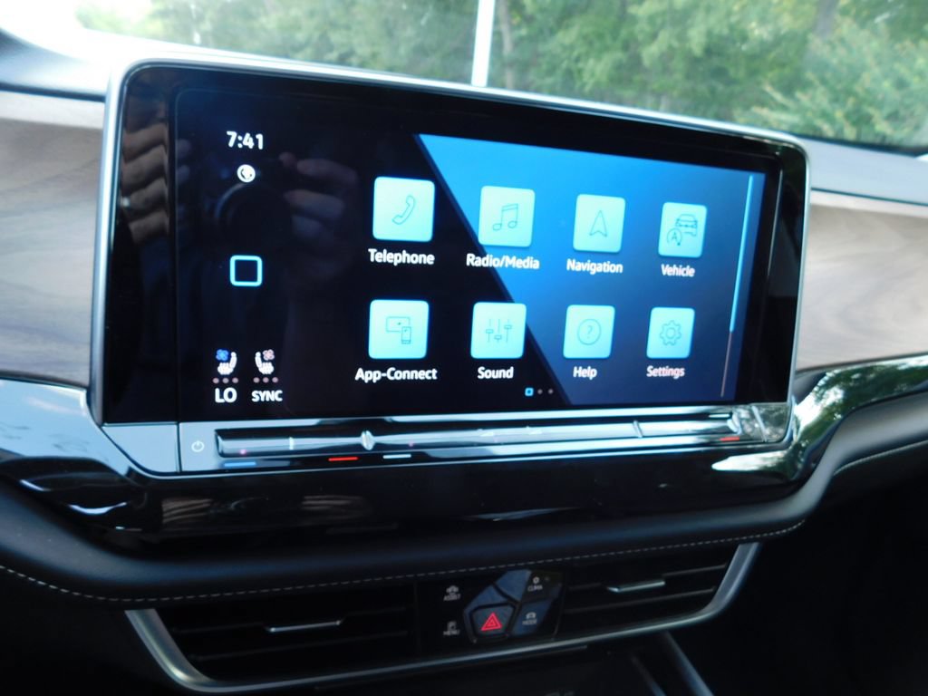 Used 2025 Volkswagen Atlas SE AWD/4WD image 9