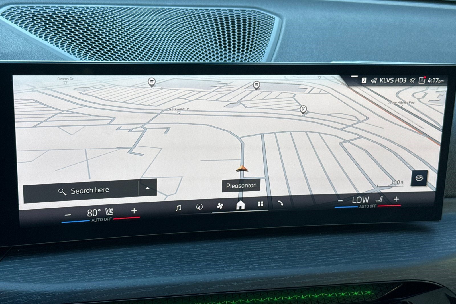 Used 2025 BMW 330i Sedan w/ Premium Package image 24