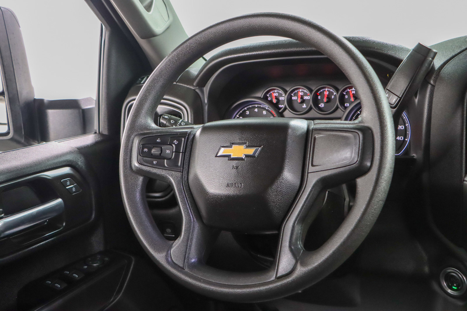 Used 2024 Chevrolet Silverado 2500 Custom image 13