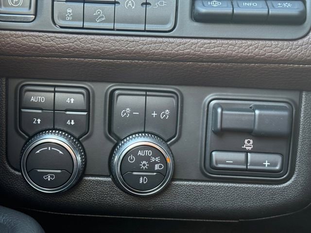 Used 2021 GMC Yukon Denali w/ Denali Ultimate Package image 12