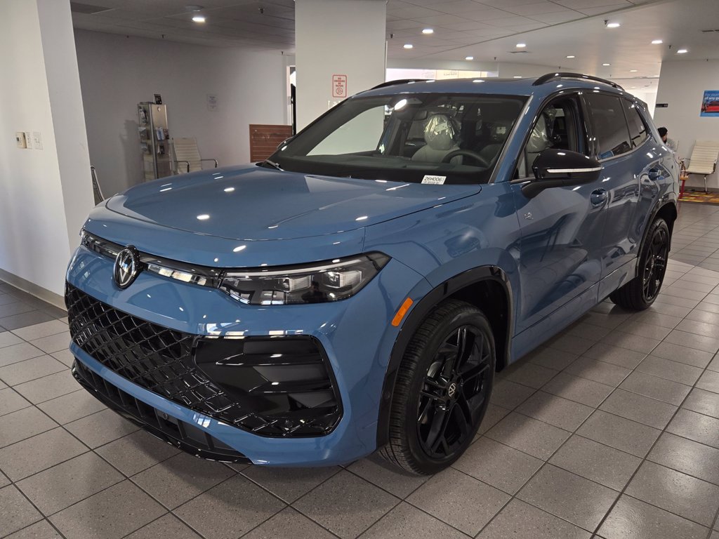 New 2026 Volkswagen Tiguan SE R-Line AWD/4WD image 2