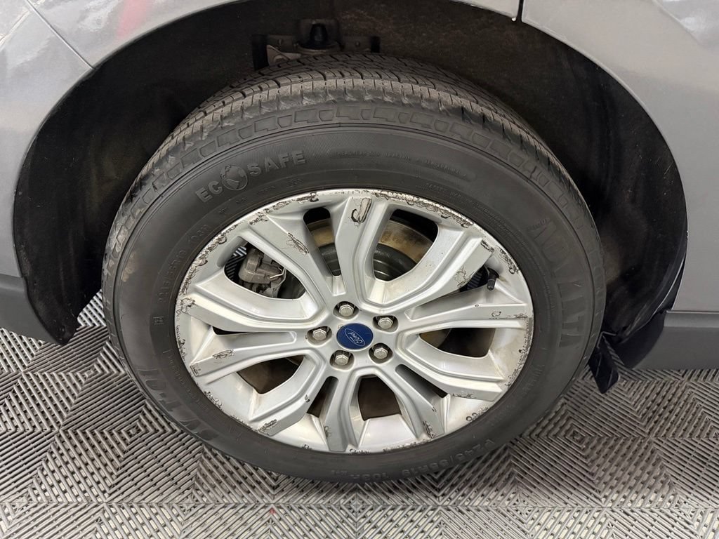 Used 2022 Ford Edge Titanium w/ Equipment Group 301A AWD/4WD image 19