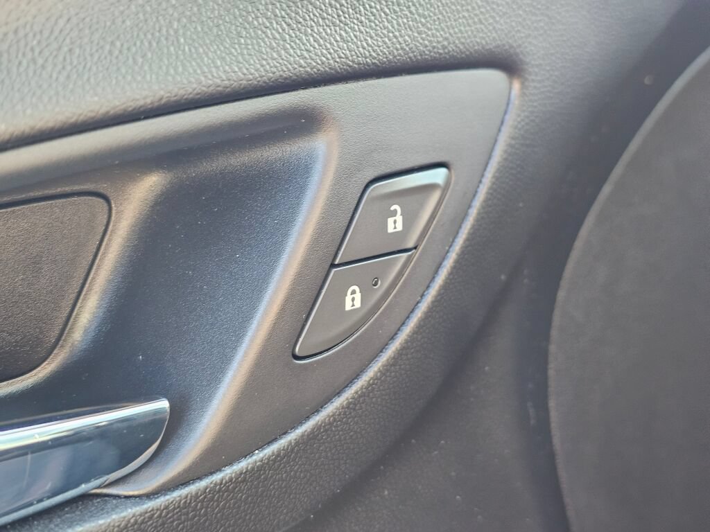 Used 2018 Chevrolet Equinox Premier AWD/4WD image 22