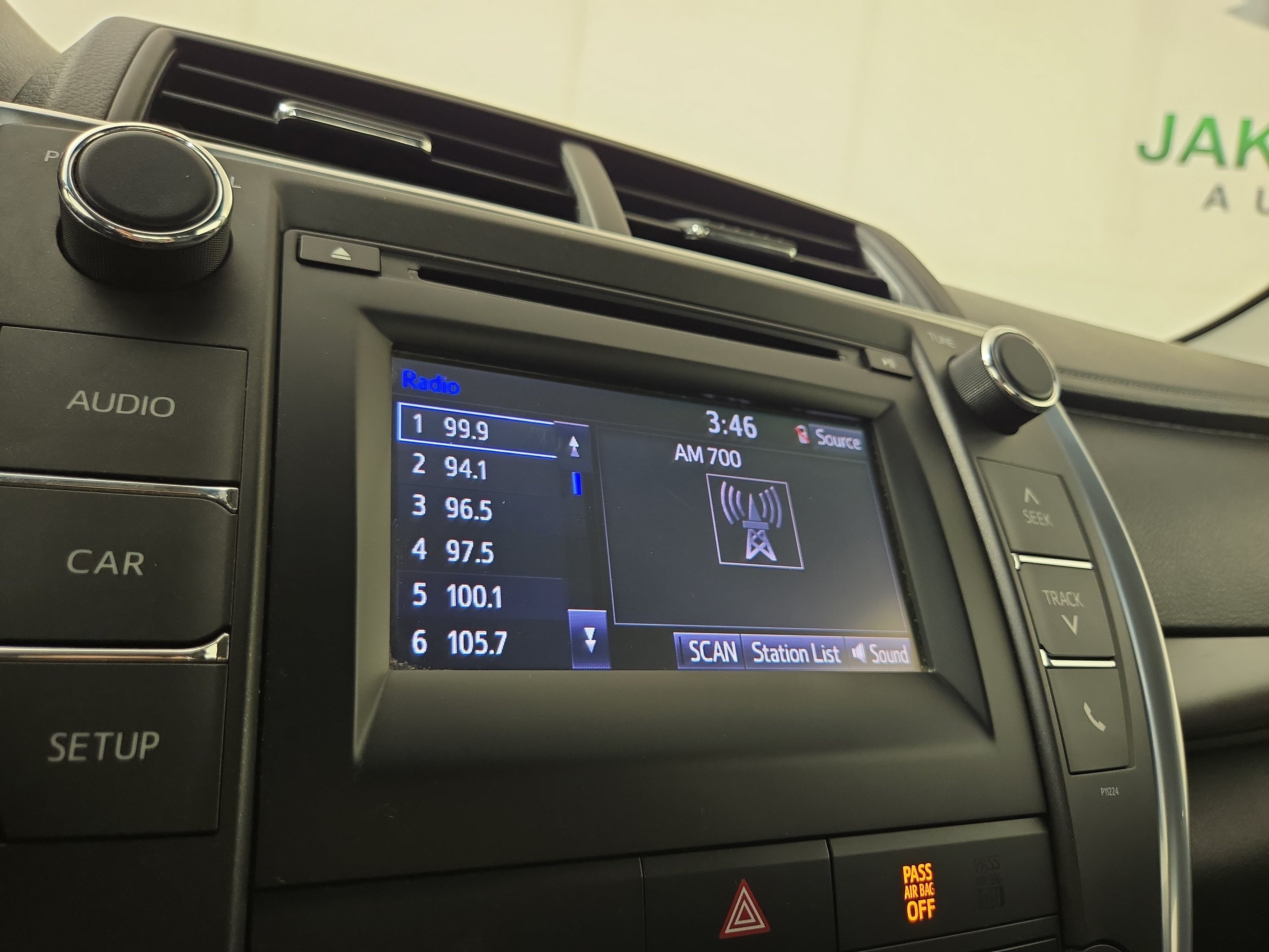 Used 2016 Toyota Camry LE FWD image 19