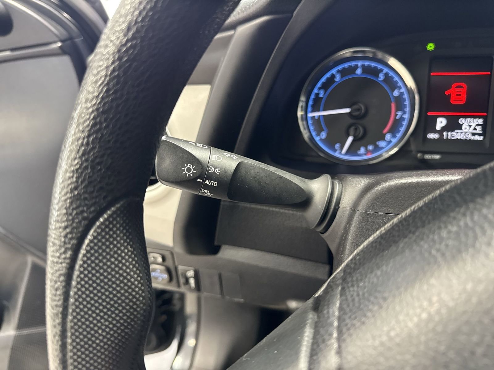 Used 2017 Toyota Corolla LE w/ Carpet Mat Package (TMS) FWD image 19