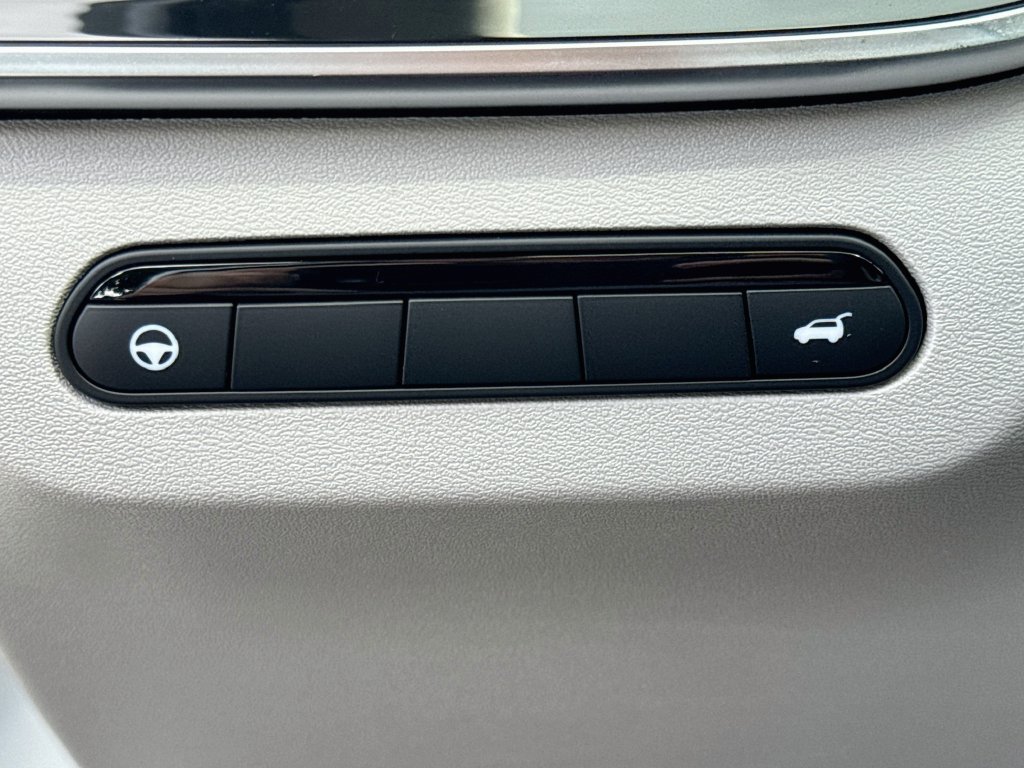 New 2027 INFINITI QX60 Luxe w/ Cargo Package FWD image 10