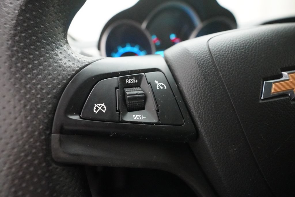 Used 2015 Chevrolet Cruze LT FWD image 17