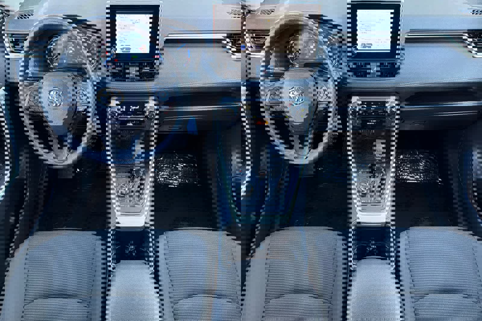 Used 2024 Toyota RAV4 LE image 4