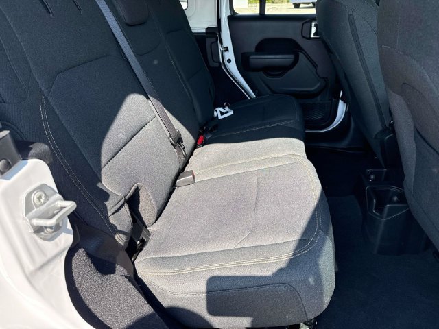 Used 2025 Jeep Wrangler Unlimited Sport AWD/4WD image 13