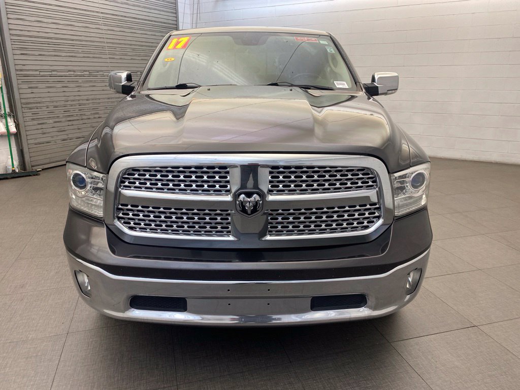 Used 2017 RAM 1500 Laramie AWD/4WD image 3