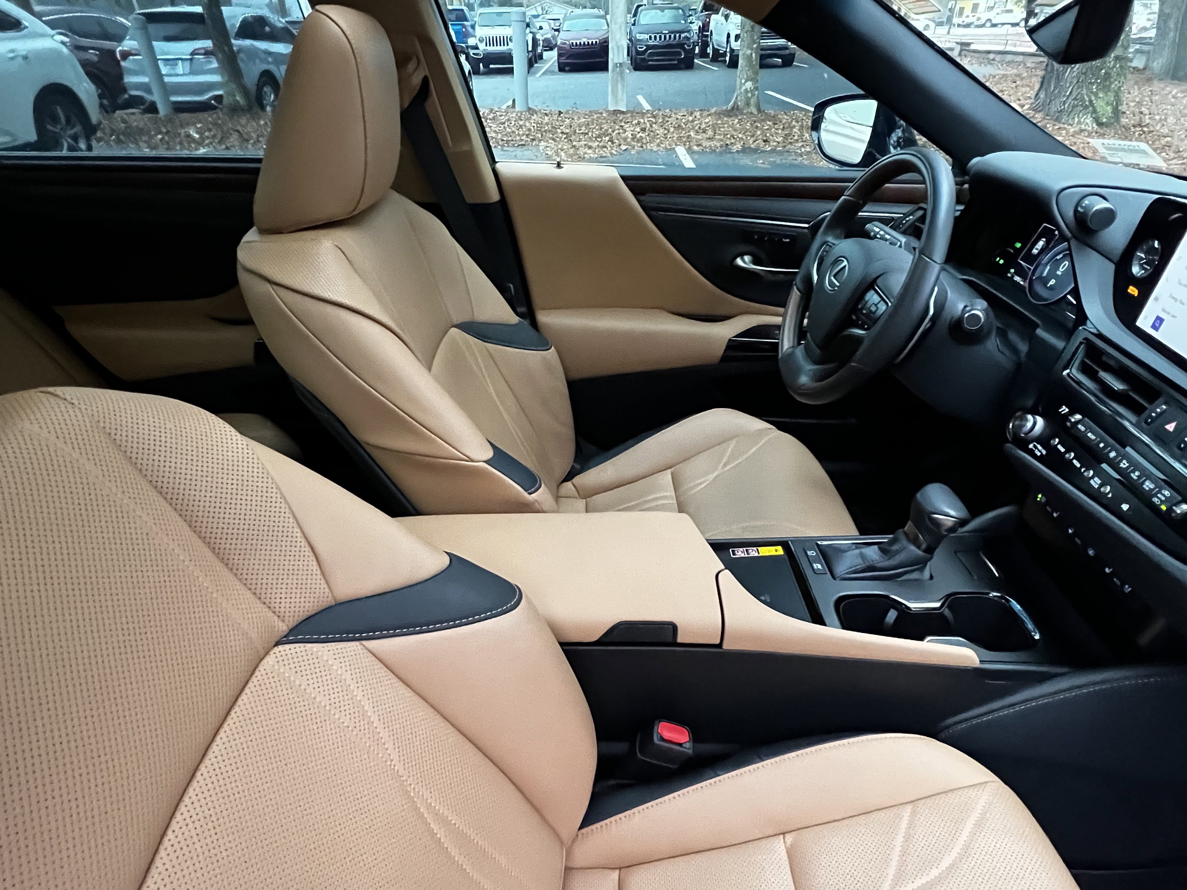 Used 2024 Lexus ES 300h Ultra Luxury image 47