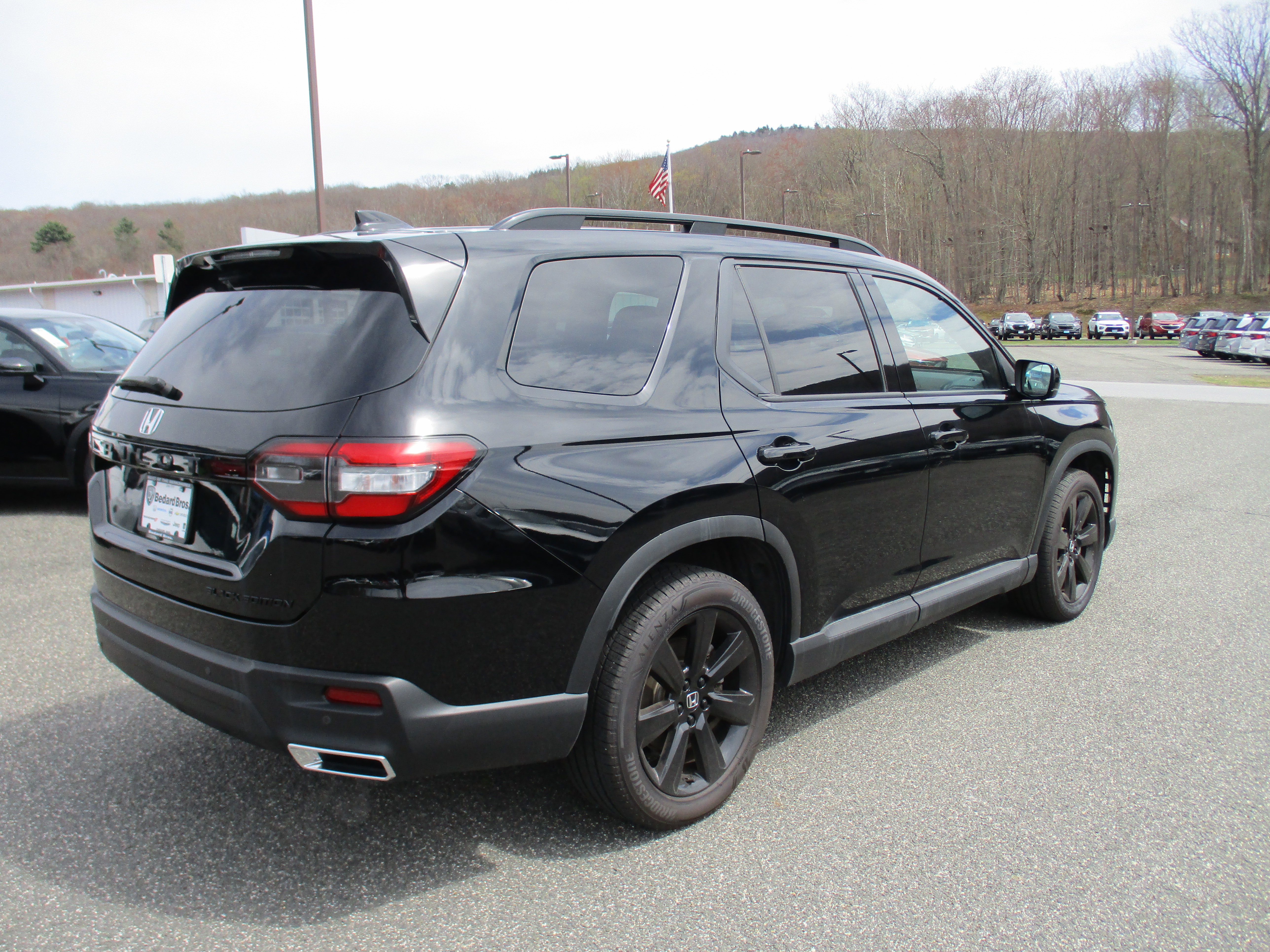 Certified 2025 Honda Pilot Black Edition image 5