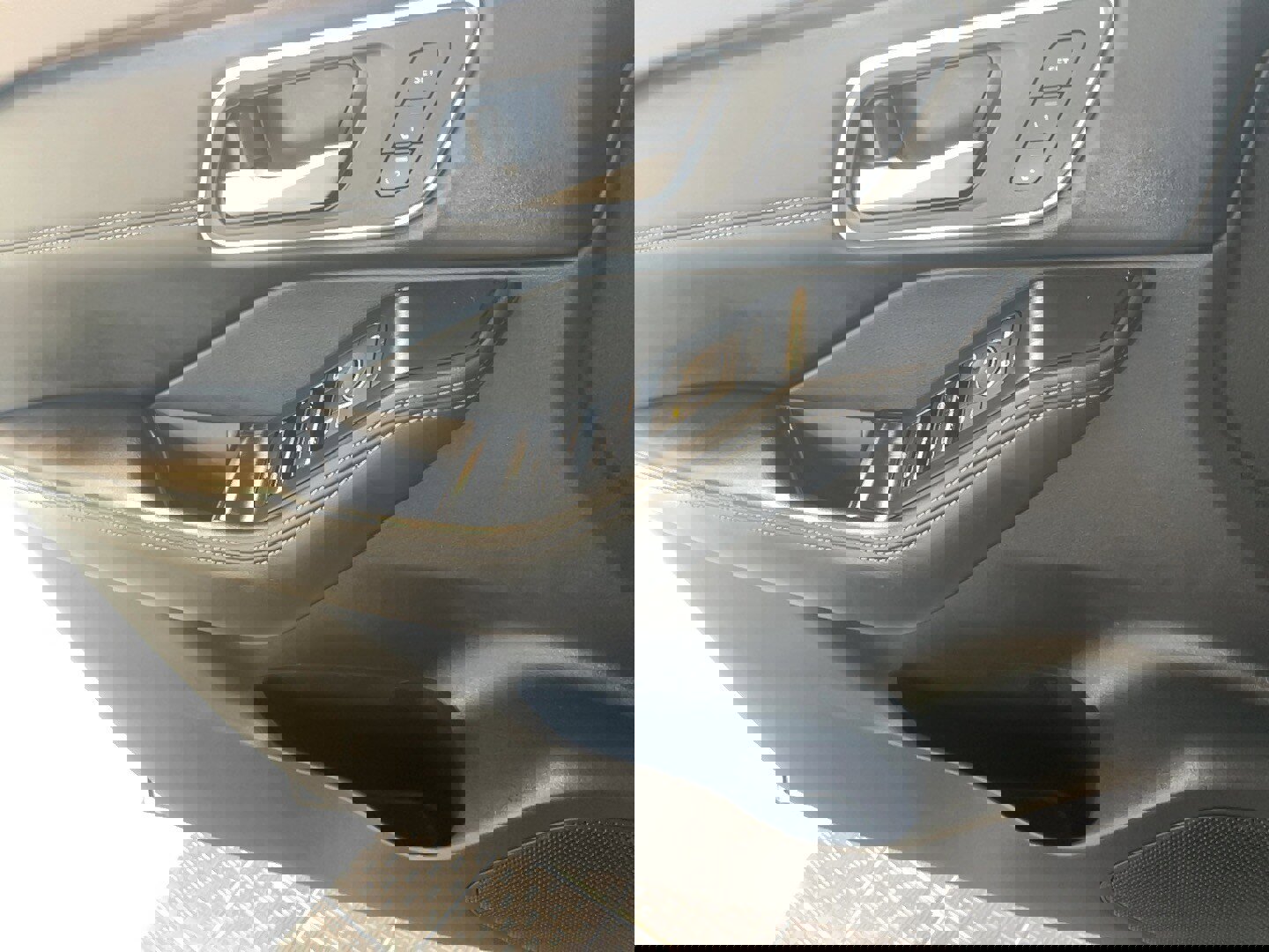 Used 2022 Nissan Rogue Platinum w/ Head-Up Display Package image 19