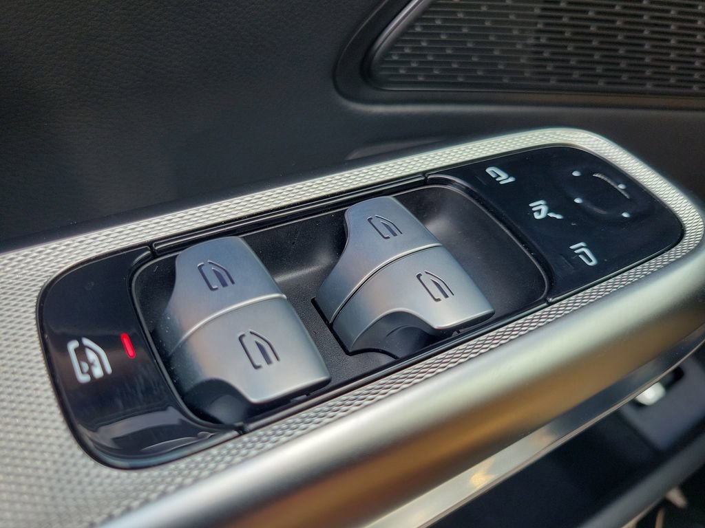 Used 2025 Mercedes-Benz E 450 4MATIC Sedan image 23