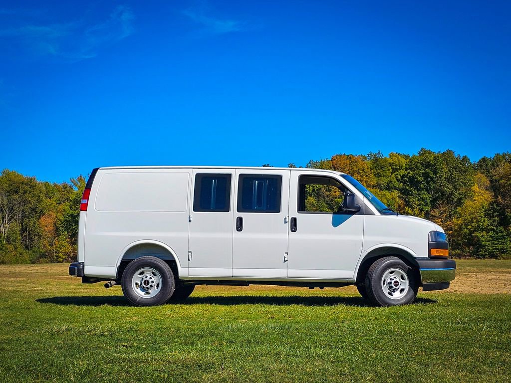 New 2025 GMC Savana 2500 Work Van 3D Cargo Van w/ Driver Convenience Package image 3