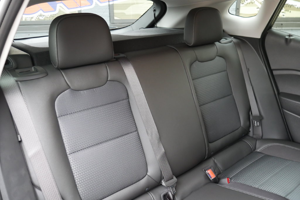 New 2026 Chevrolet Trax LT w/ Midnight Edition FWD image 13