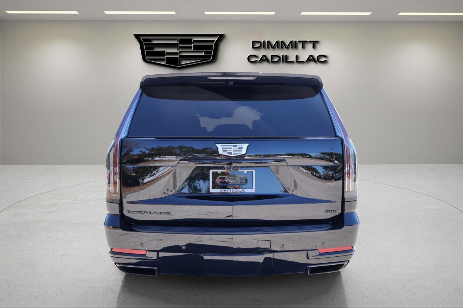 Used 2025 Cadillac Escalade Sport Platinum w/ LPO, ONYX Package image 4