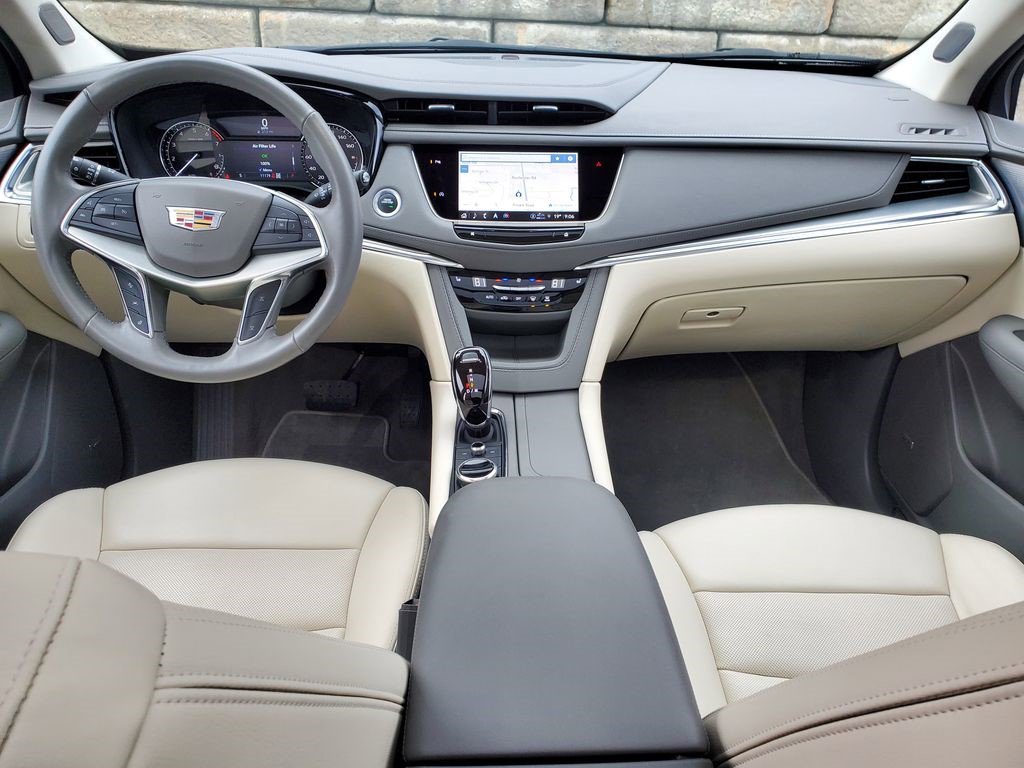 Certified 2023 Cadillac XT5 Premium Luxury w/ LPO, Floor Liner Package image 19