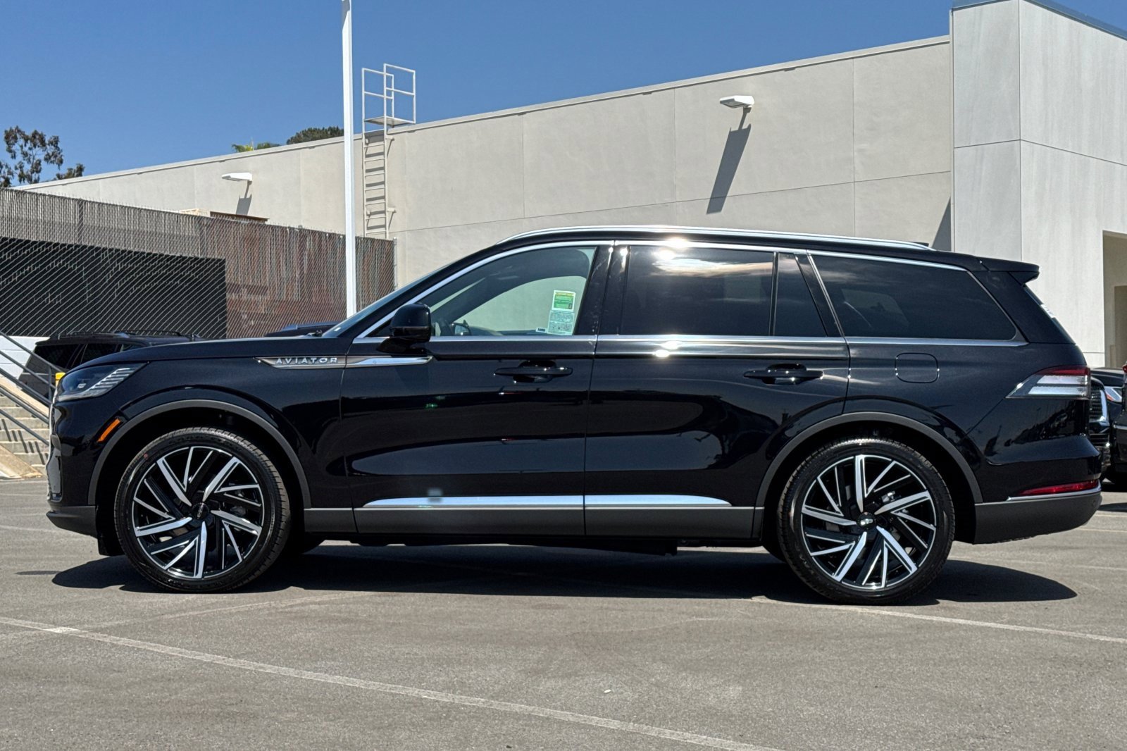 New 2025 Lincoln Aviator Reserve w/ Equipment Group 201A image 6
