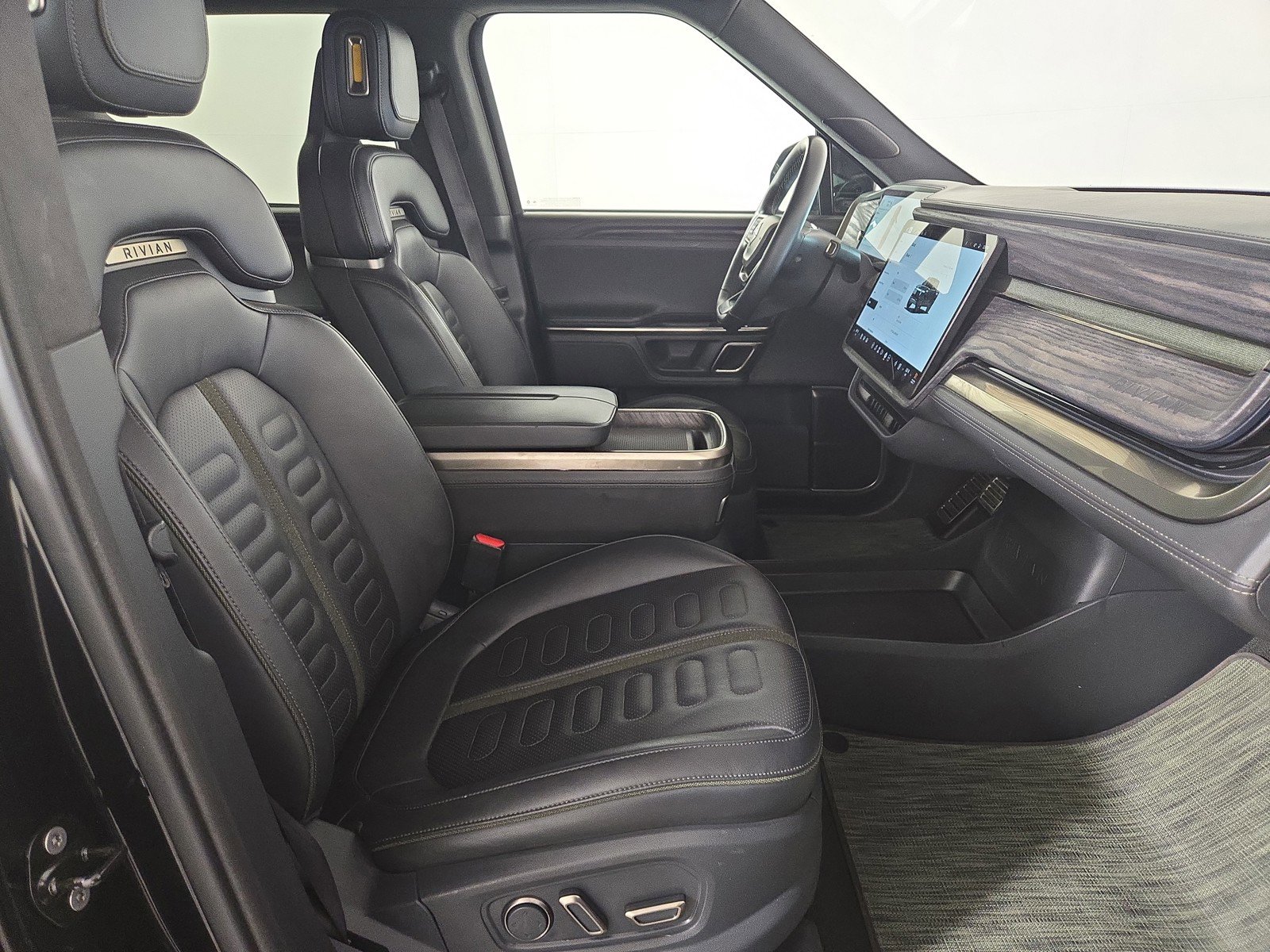 Used 2022 Rivian R1T Launch Edition image 23