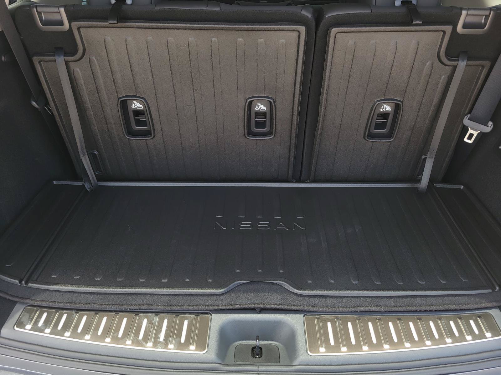 New 2026 Nissan Pathfinder Platinum w/ Accent Package FWD image 12