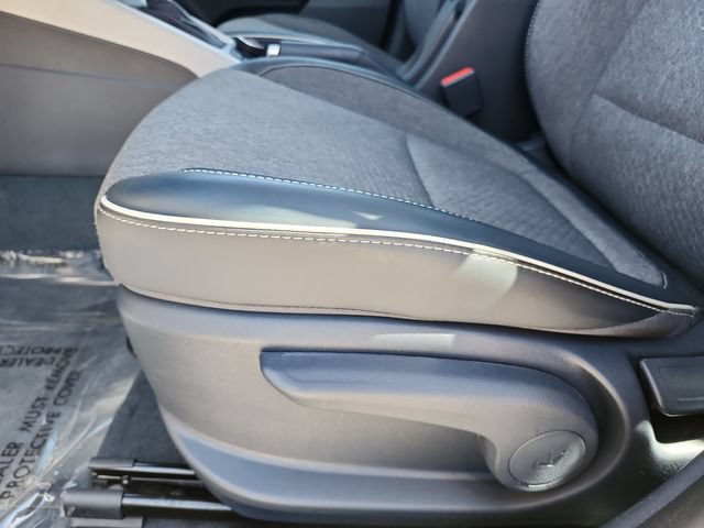 Used 2023 Hyundai Venue Limited FWD image 26