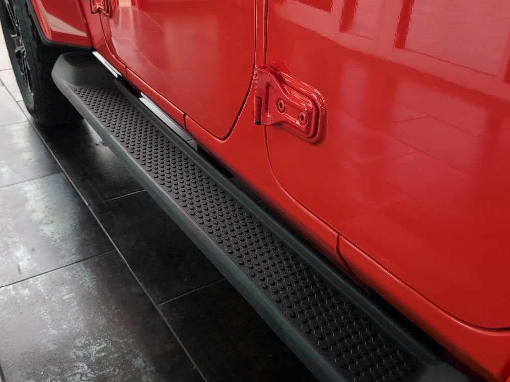 Used 2023 Jeep Wrangler Unlimited Sahara AWD/4WD image 13