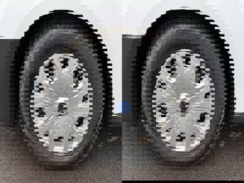 Used 2023 Ford Transit Connect XL image 7