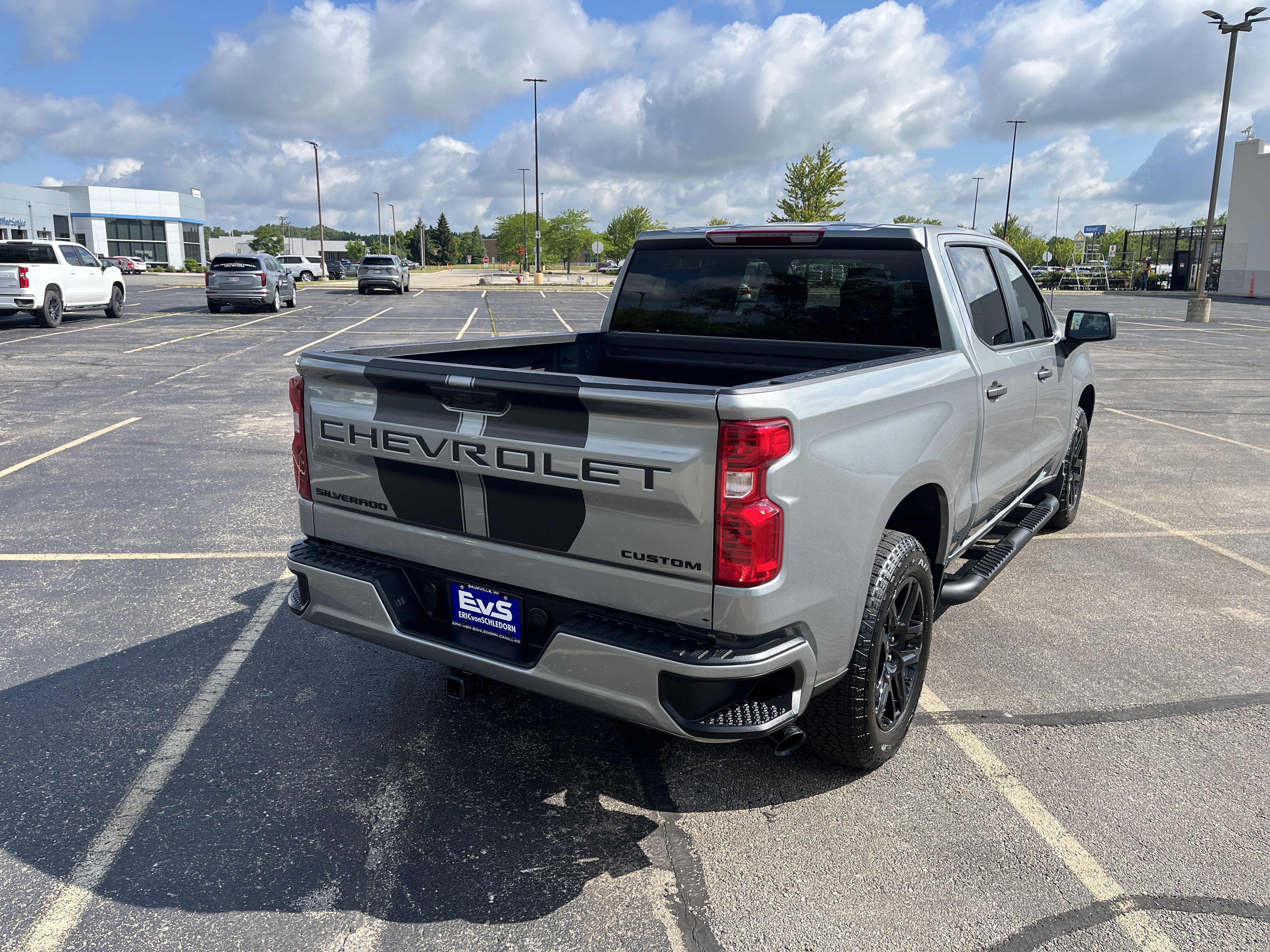 Used 2025 Chevrolet Silverado 1500 Custom w/ Rally Edition AWD/4WD image 6