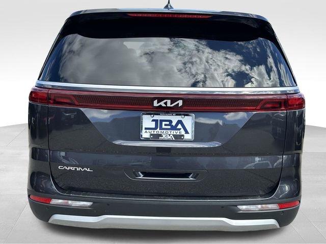 Used 2024 Kia Carnival EX image 27