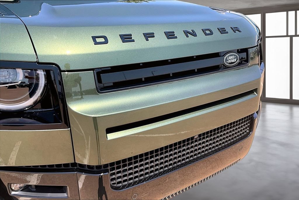 Certified 2026 Land Rover Defender 110 S AWD/4WD image 28