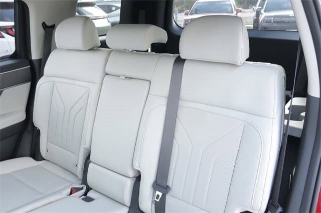 Certified 2025 Hyundai Santa Fe SEL image 25