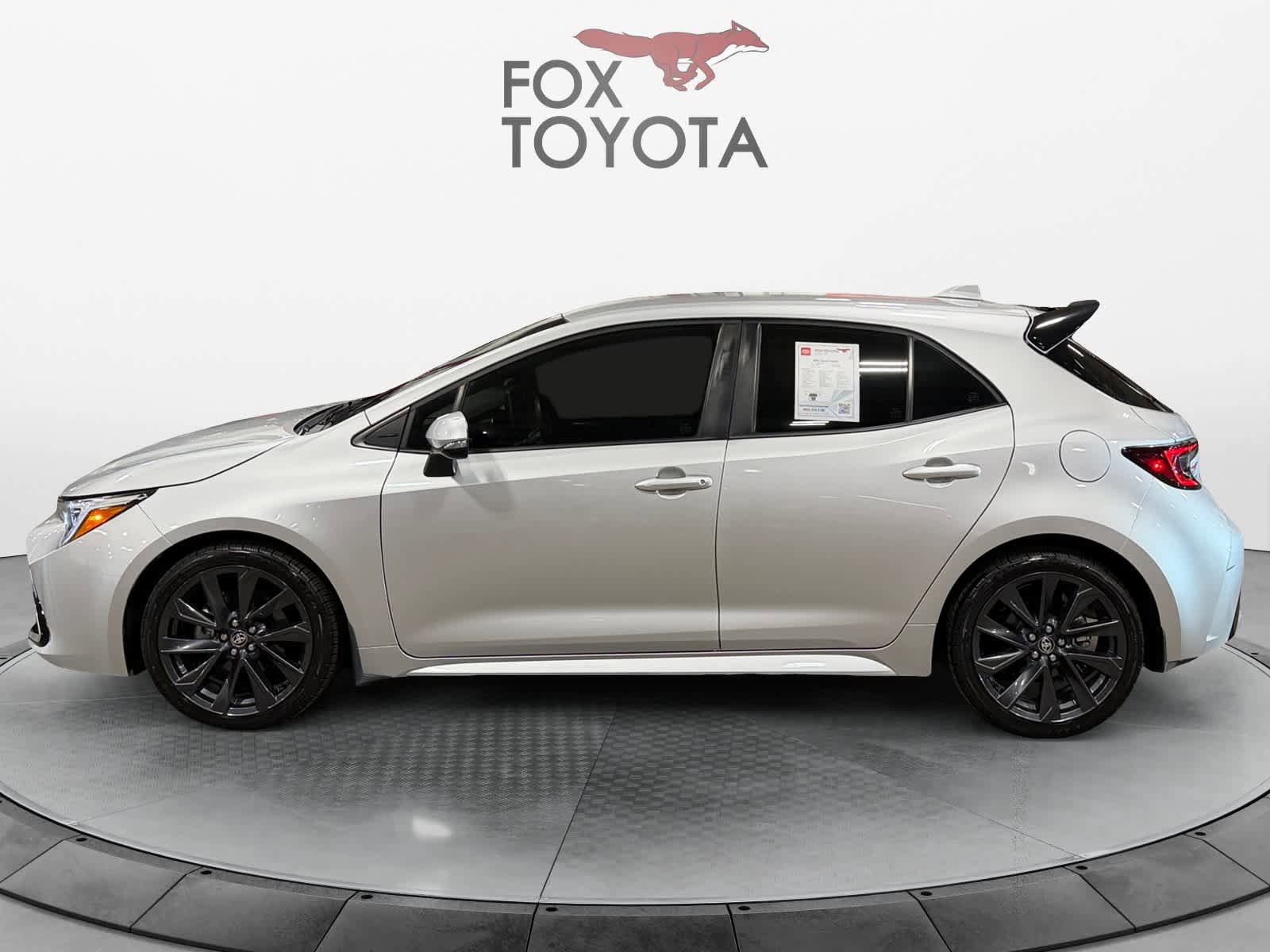 Used 2024 Toyota Corolla XSE FWD image 3