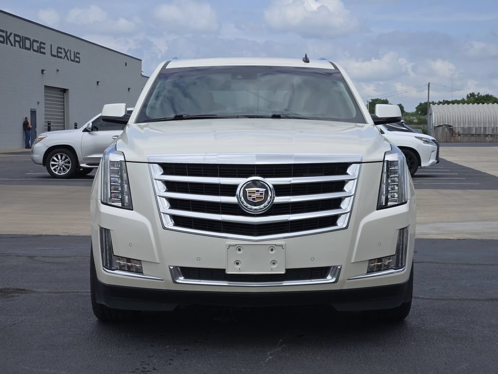 Used 2015 Cadillac Escalade Luxury AWD/4WD image 2