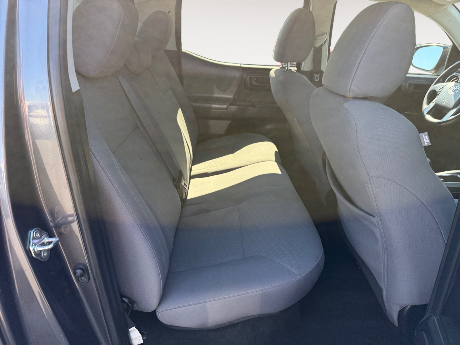 Used 2020 Toyota Tacoma SR w/ SR Convenience Package RWD image 18