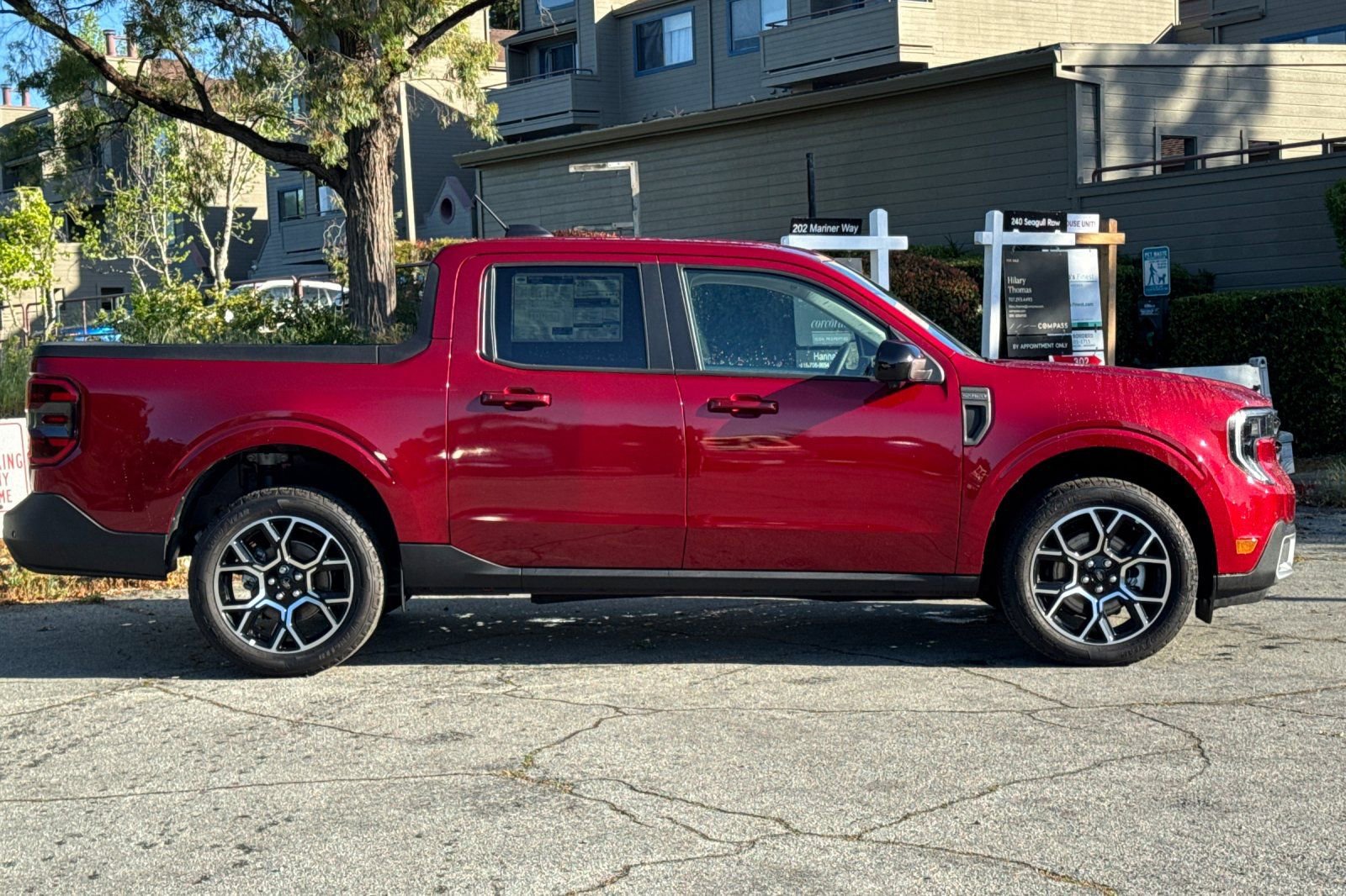 Used 2026 Ford Maverick Lariat w/ 4K Tow Package AWD/4WD image 3