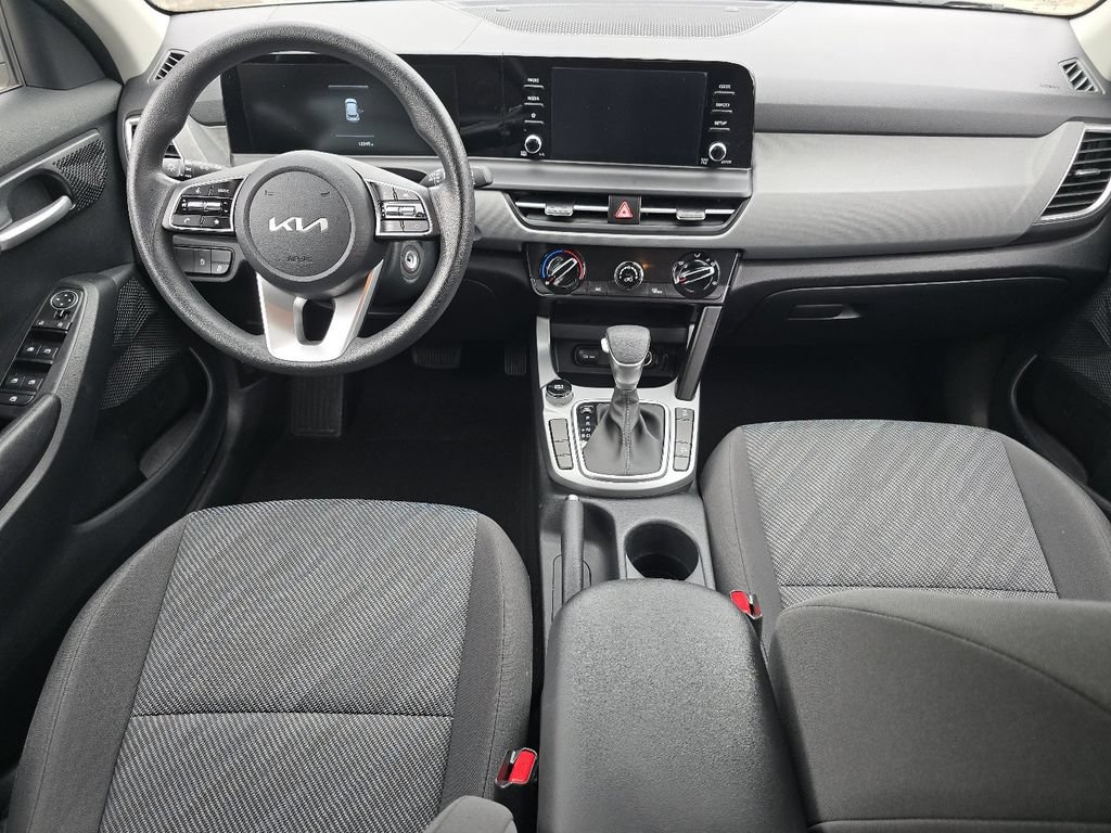 Used 2024 Kia Seltos LX AWD/4WD image 18