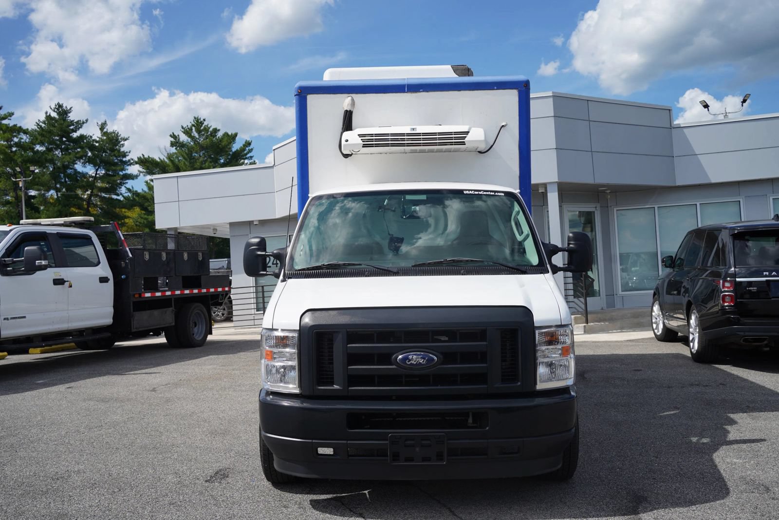 Used 2023 Ford E-350 and Econoline 350 Super Duty w/ Power Windows & Locks Group RWD image 4