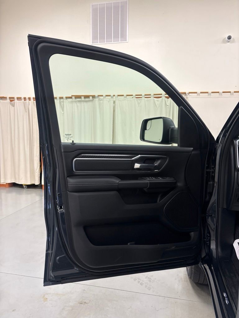 New 2026 RAM 1500 4x4 Crew Cab image 16