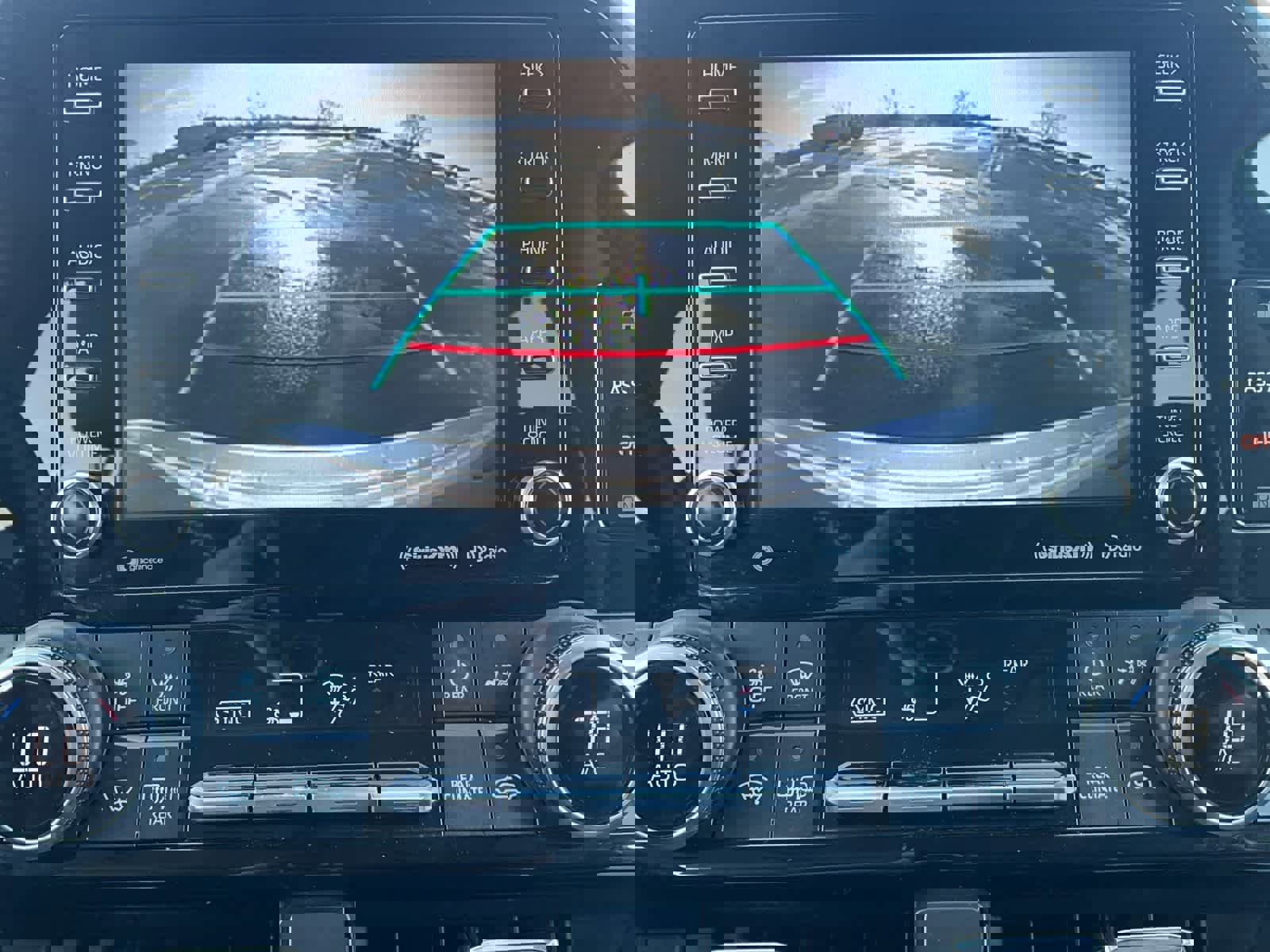 Used 2022 Toyota Highlander XLE image 18