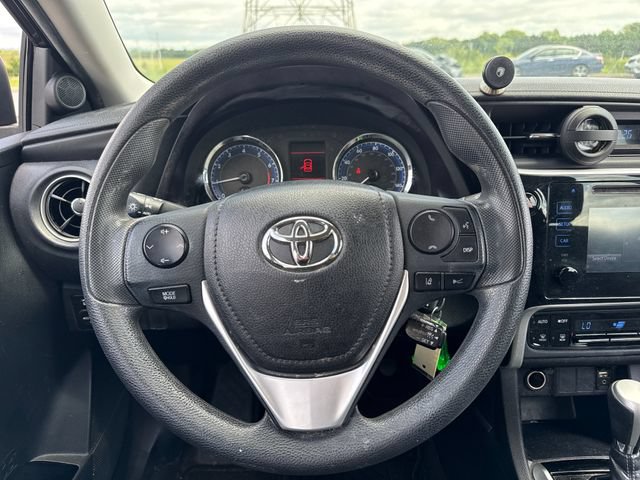 Used 2018 Toyota Corolla LE w/ Carpet Mat Package (TMS) FWD image 21