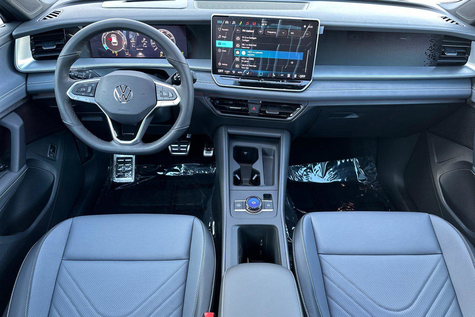 New 2026 Volkswagen Tiguan SE R-Line image 12