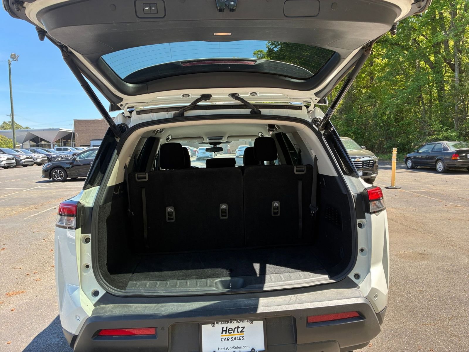 Used 2025 Nissan Pathfinder SV image 33