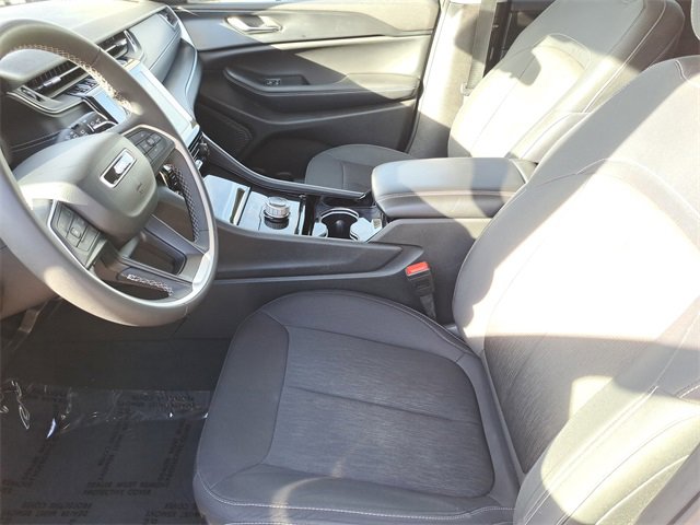 Used 2023 Jeep Grand Cherokee L Laredo image 21