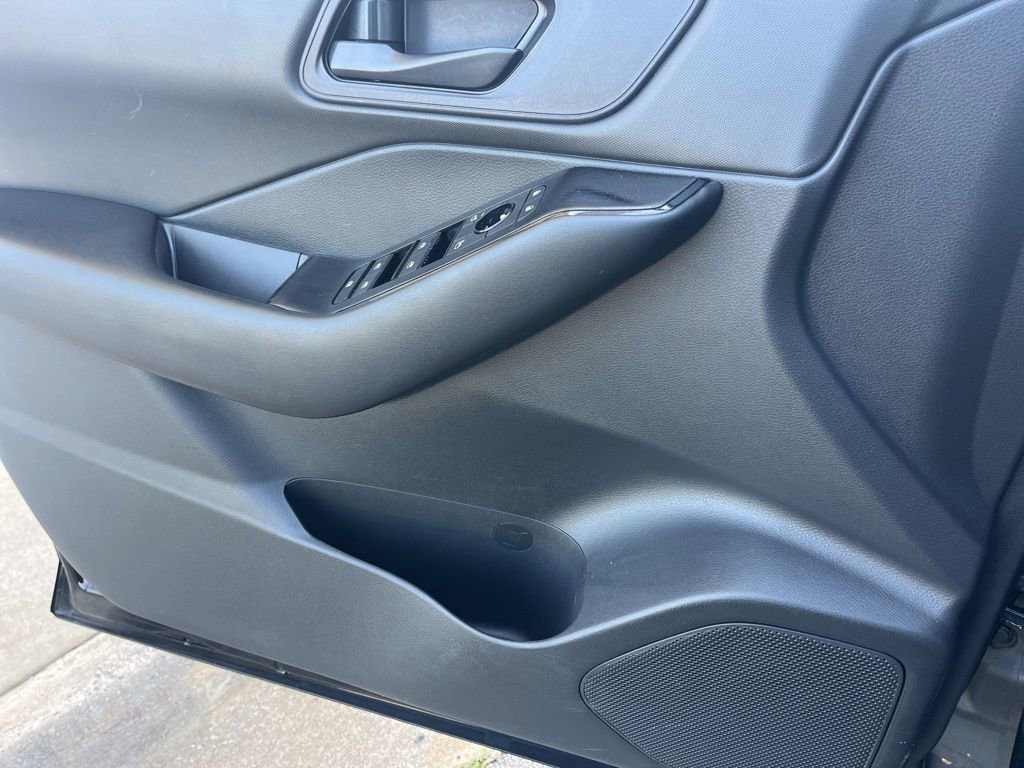 Used 2024 Nissan Rogue S image 6